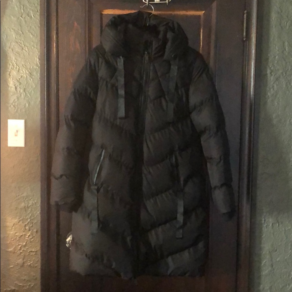 Black Winter Puffy Coat
